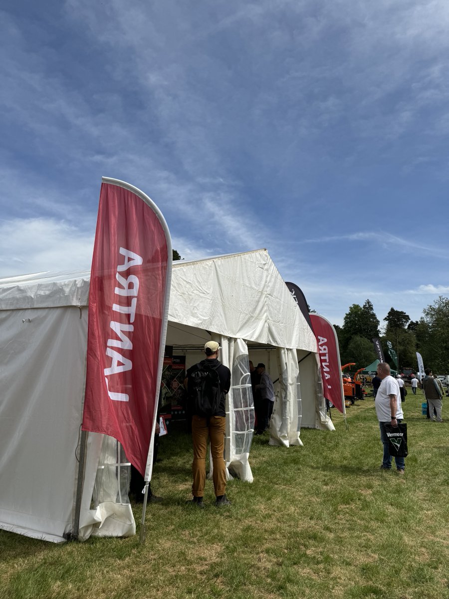 Team Lantra has had an incredible first day at The ARB Show, promoting careers, training, and qualifications in the #Forestry and #Arb sectors. 🌳 Stephen Roberts' and Corrina Urquhart's presentations were a hit, attracting lots of enthusiastic attendees! 🗣️