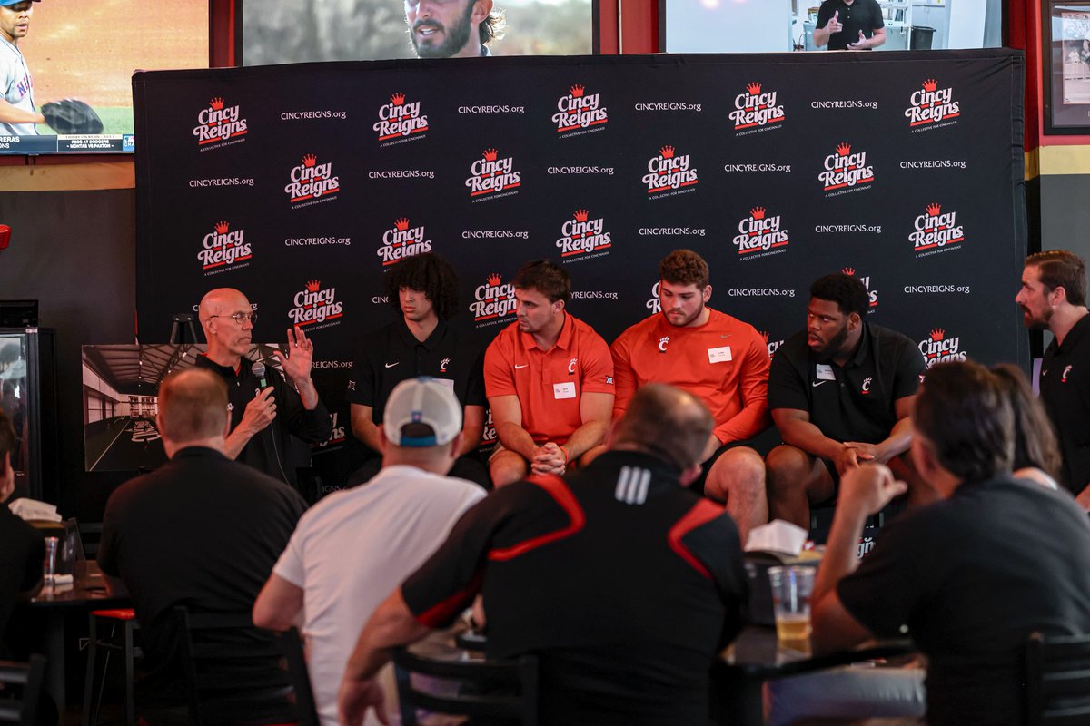 Shoutout to @CincyReigns for putting on such a great event last night down at Holy Grail! Appreciate everyone who came out and supported! #Gobearcats