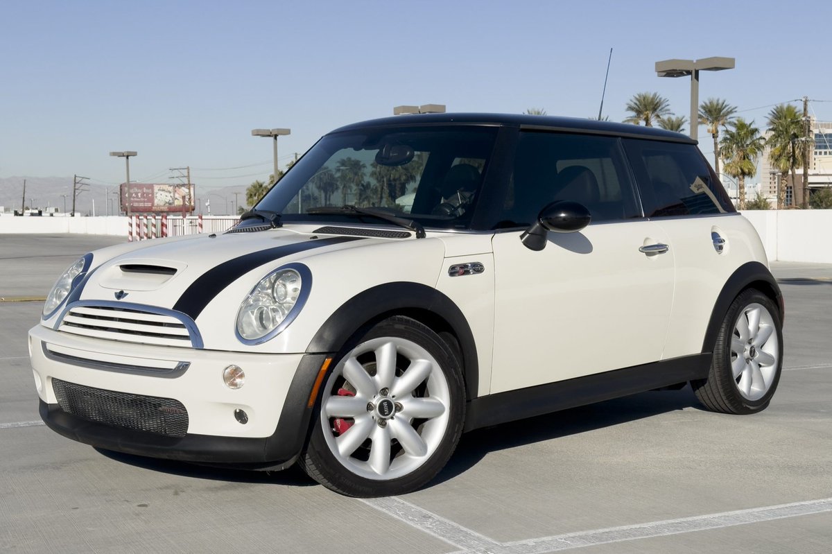 Now live at BaT Auctions: 2006 Mini Cooper S JCW 6-Speed. bringatrailer.com/listing/2006-m…