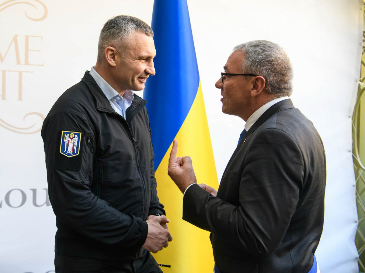 🇺🇦 Bourgogne-Franche-Comté : Patrick Molinoz, vice-président de la région : « Si les Ukrainiens perdent, nous serons en danger »

c.bienpublic.com/defense-guerre…