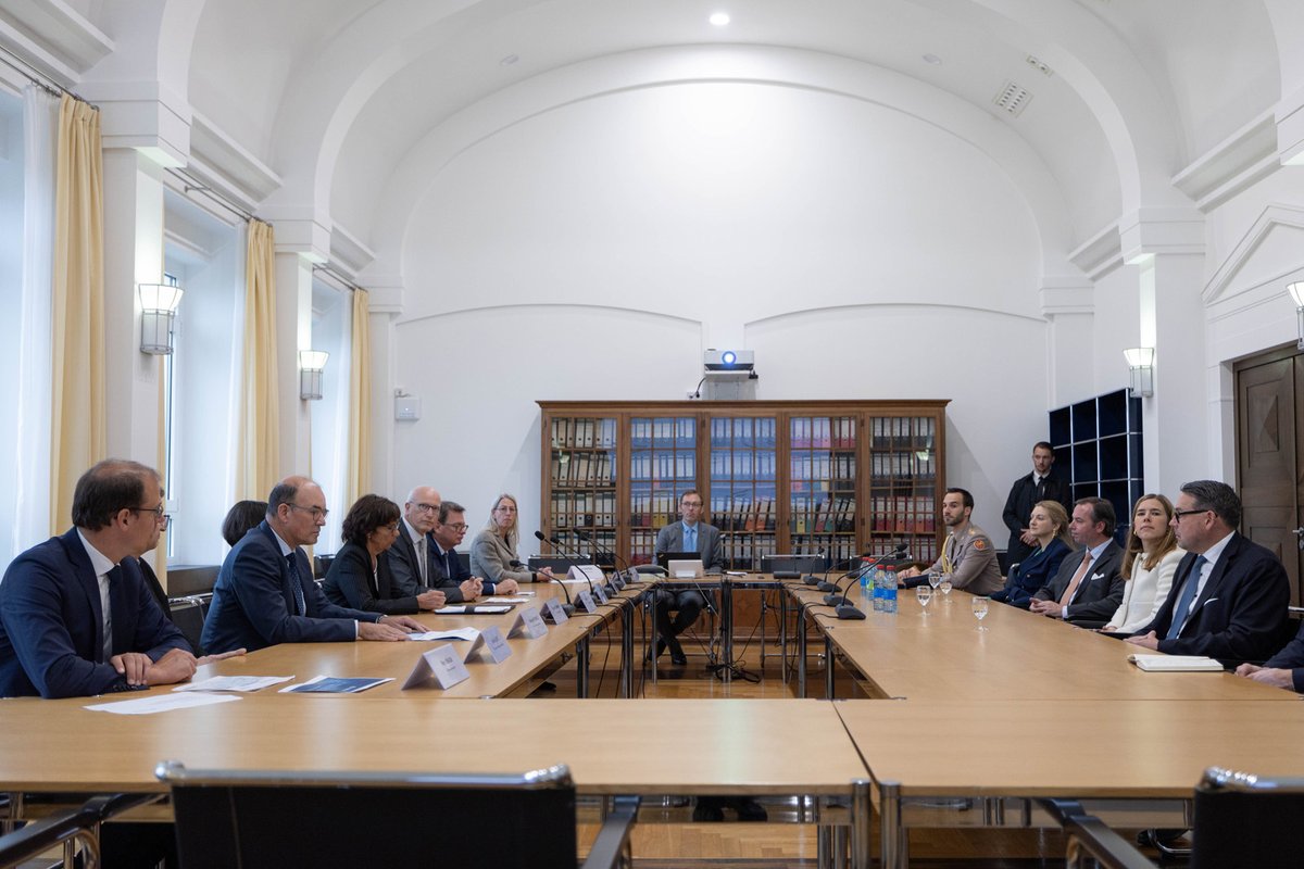 ⚖️ Le Couple Héritier s’est immergé, ce vendredi, avec la Ministre Elisabeth Margue, dans la vie de la Cité Judiciaire au Plateau Saint-Esprit où sont réunis les Cours et Tribunaux exerçant le pouvoir judiciaire - le troisième pilier du système politique luxembourgeois. ©MGD