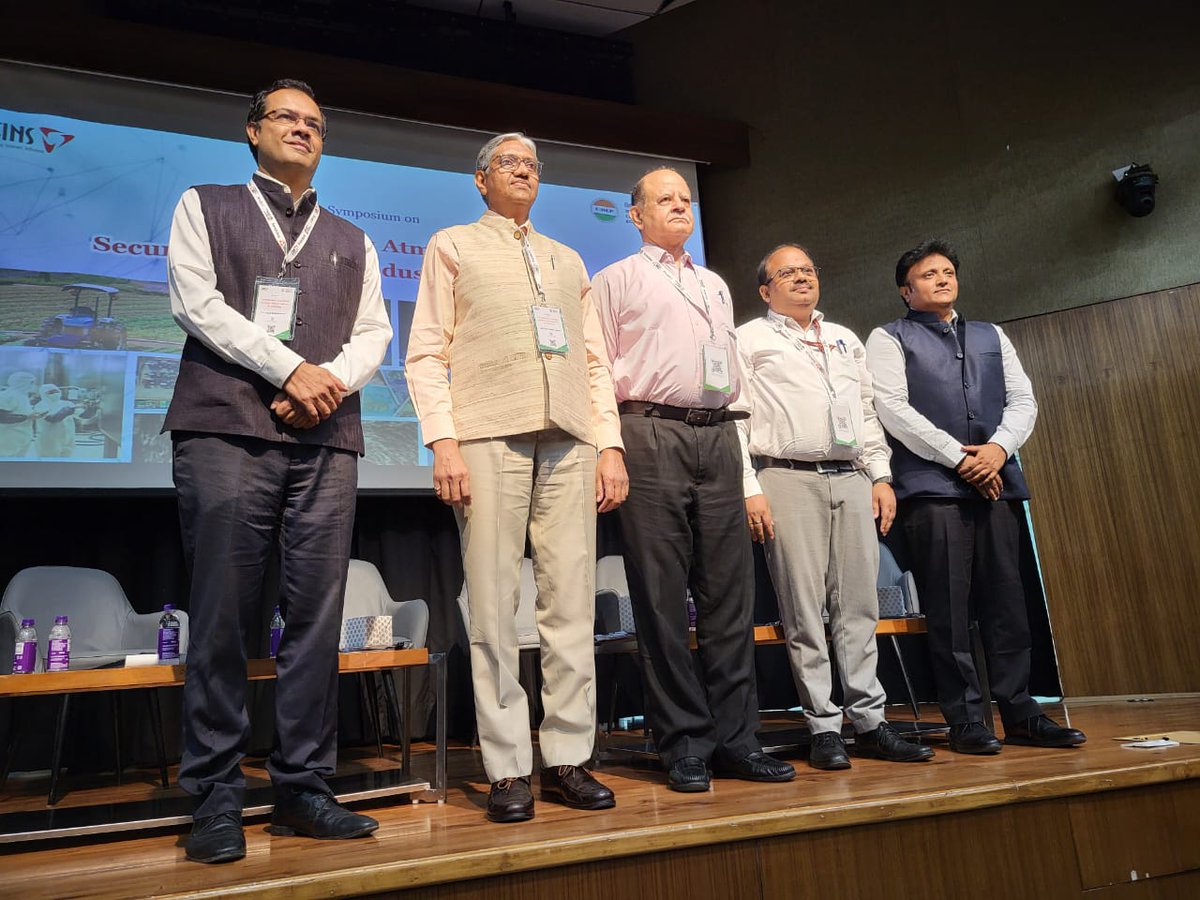 Shri Anil Kumar Lahoti, chairman TRAI 
@TRAI chaired the panel discussion on Telecom Network - the life line of Bharat as a  part of symposium on strengthening Atmanirbhar Bharat securing Domestic industry and technology at IIT Delhi organized by FINS and CDEPR.