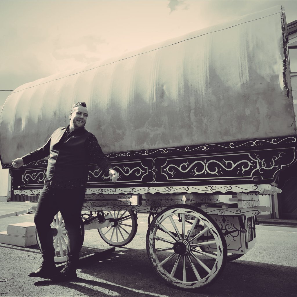 Martin (Beanz) Warde (@martinbeanz) on Twitter photo After successful runs at <a href="/DubTheatreFest/">Dublin Theatre Festival</a> , <a href="/GwayTheatreFest/">Galway Theatre Festival</a>
And <a href="/Phizzfest/">Phizzfest</a> , It's time to take my play on the road. I'm currently open to bookings,and looking for venues from all over Ireland and the UK.
Theatres,pubs,festivals,work events,etc.
Email: TheDeadHousePlay@gmail.com After successful runs at <a href="/DubTheatreFest/">Dublin Theatre Festival</a> , <a href="/GwayTheatreFest/">Galway Theatre Festival</a>
And <a href="/Phizzfest/">Phizzfest</a> , It's time to take my play on the road. I'm currently open to bookings,and looking for venues from all over Ireland and the UK.
Theatres,pubs,festivals,work events,etc.
Email: TheDeadHousePlay@gmail.com