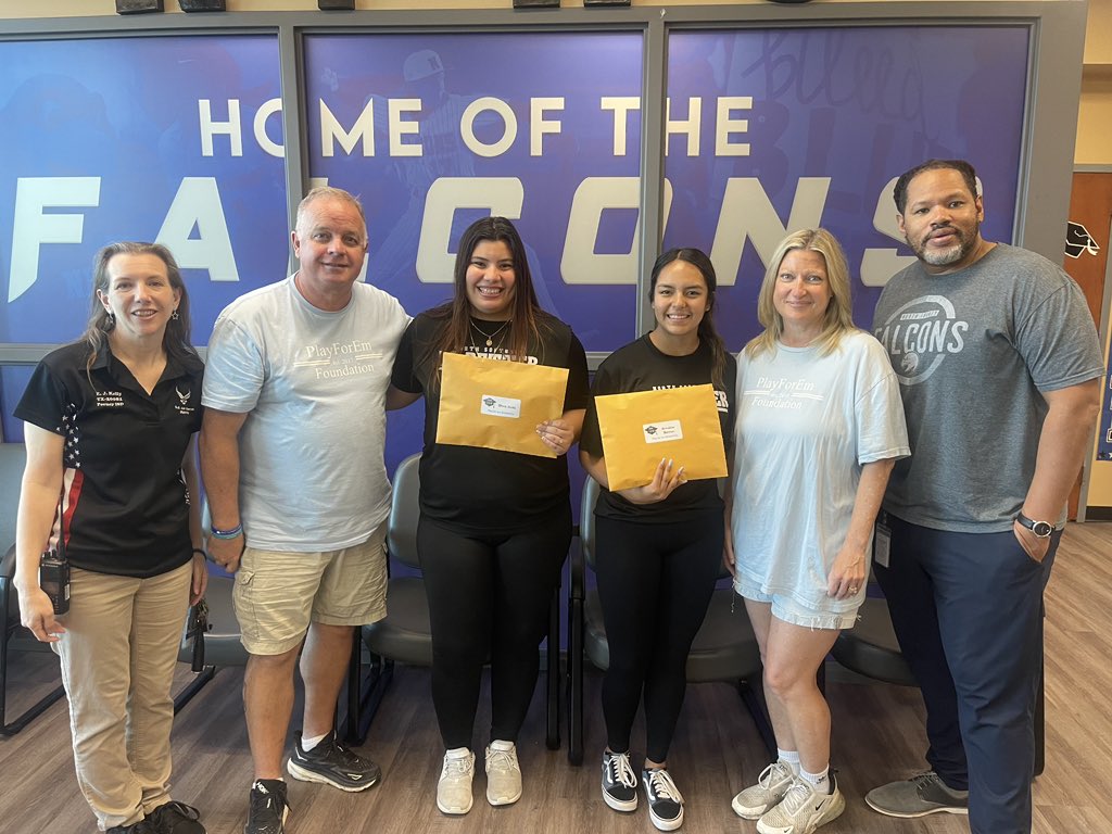 NFSoftball2's tweet photo. Proud of Olivia Veiza and Annalise Barron for receiving the @Play4Em scholarship! 💙🖤 they will accomplish great things! 

@CoachGarnerNFHS @taylor_jeffs @CoachDiaville @ForneyAthletics @NFHS_TrueNorth https://t.co/NYaoKxH816
