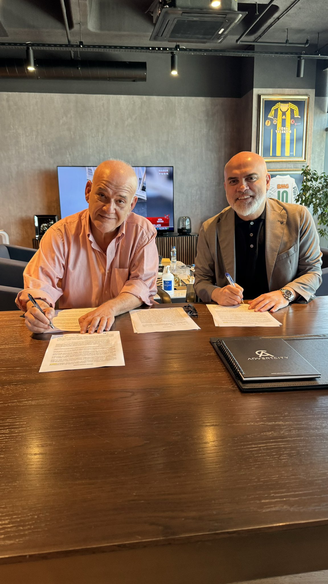 Murat KAPKİ on X: "Ahmet Çakar Yeni sezonda sadece @FutbolSansursuz @radyogol 'de. https://t.co/OQBZvdvQAS" / X