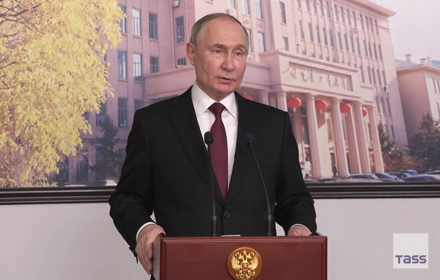 Russia has no plans to seize the city of Kharkov at this point, while its offensive is aimed at creating 'a sanitary zone' to protect border areas from shelling attacks, Russian President Vladimir Putin told reporters during a visit to China: vk.cc/cwTCbB