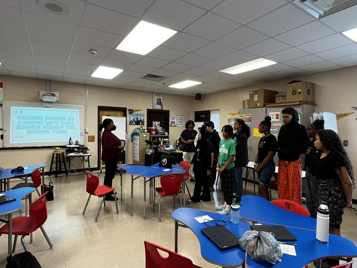 Philosophical Chairs today in Ms. Hill’s @AVID4College class! @Ms_Hill_1922 @alexbatesedu @FultonCoSchools @lhwoodruff #growingglobalscholars