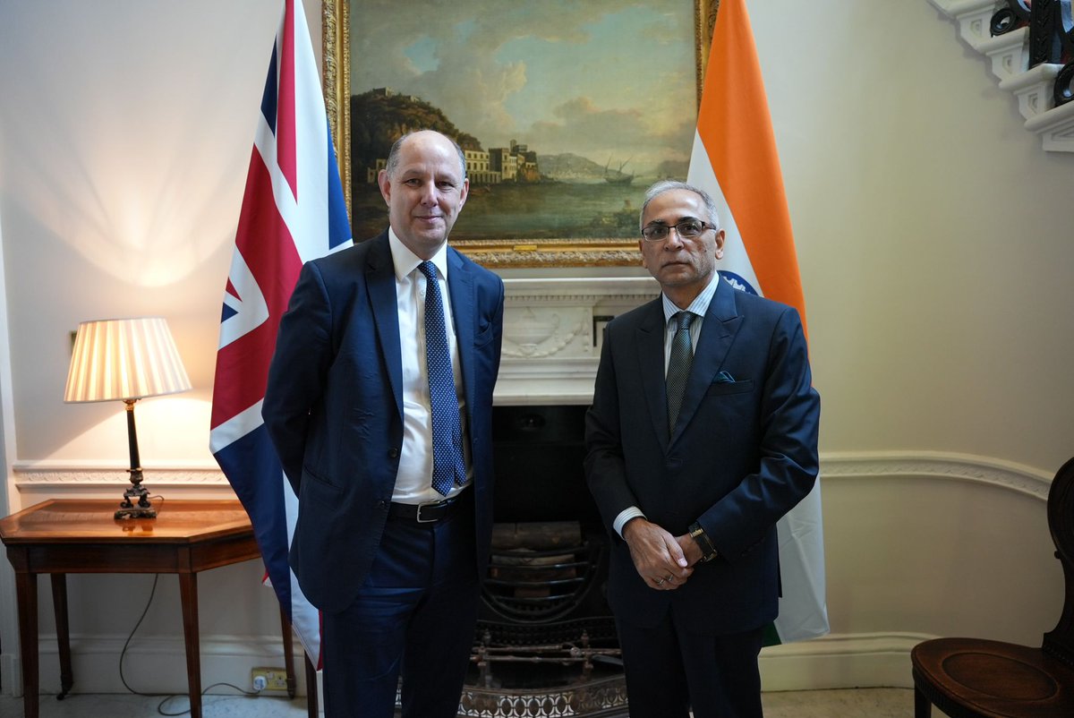 PhilipRBarton's tweet image. Today I met my Indian counterpart @ambVMKwatra to discuss the UK-India 2030 Roadmap.
Delighted to see the progress our two countries have made in addressing global challenges and deepening our strategic partnership 👇
twtr.to/Azrv6