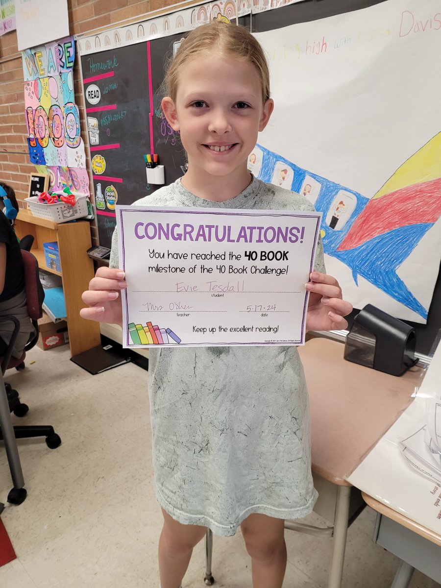 5AwithOShea's tweet image. Congratulations to Evie T. and Colleen R.  for reaching their goal for the #40BookChallenge They kept working until the last day!!
#BeEvergeeen
#SWBulldogs