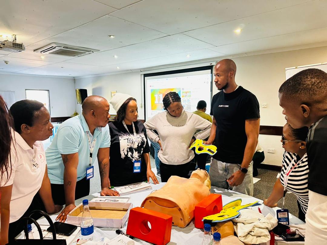 WHOBotswana's tweet photo. #BasicEmergencyCare training sessions in #Botswana continue with first responders from Kgalagadi, Goodhope, Jwaneng & Mabutsane districts. Participants are equipped with lifesaving skills to care for critically ill and injured patients where specialized care may be unavailable. https://t.co/8cnz0EBNIU
