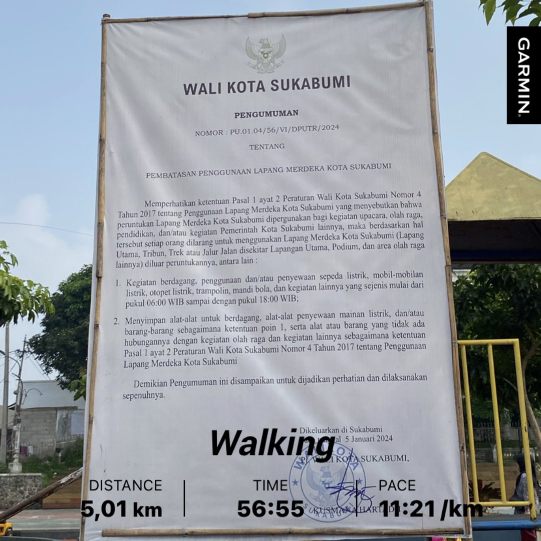 masihindra's tweet photo. Gini toh rasanya Plantar Fasciitis…jadi harus mulai beli sendal tinggi lagi deh …

Karena kudu tetep olahraga, memang pilihan terbaik sih jalan kaki nyantai dulu. 

Tetep nyari KM sama jumlah stepnya. Sambil atur makan tentu…

D.2 
BB.71.4kg
Step 14k https://t.co/PKAYQcQIm1