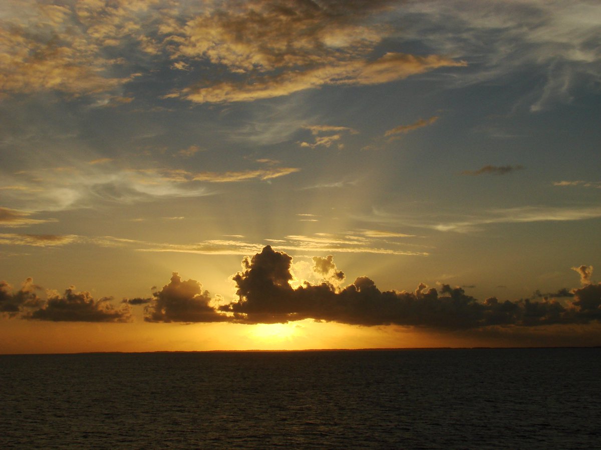 Share a photo from the past. Here is mine. From many years ago 😎 A Tahitian sunset 🫠