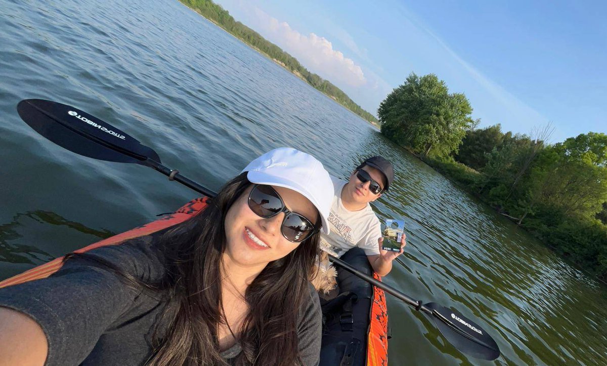 We love seeing your park pass in action!🛶⛱🌅 Eduardo, Irina and their dog Fajita have been taking full advantage of the @UTRCAmarketing day pass they borrowed from the Library this week. Place a hold on a Park Pass: lpl.ca/books-digital/…