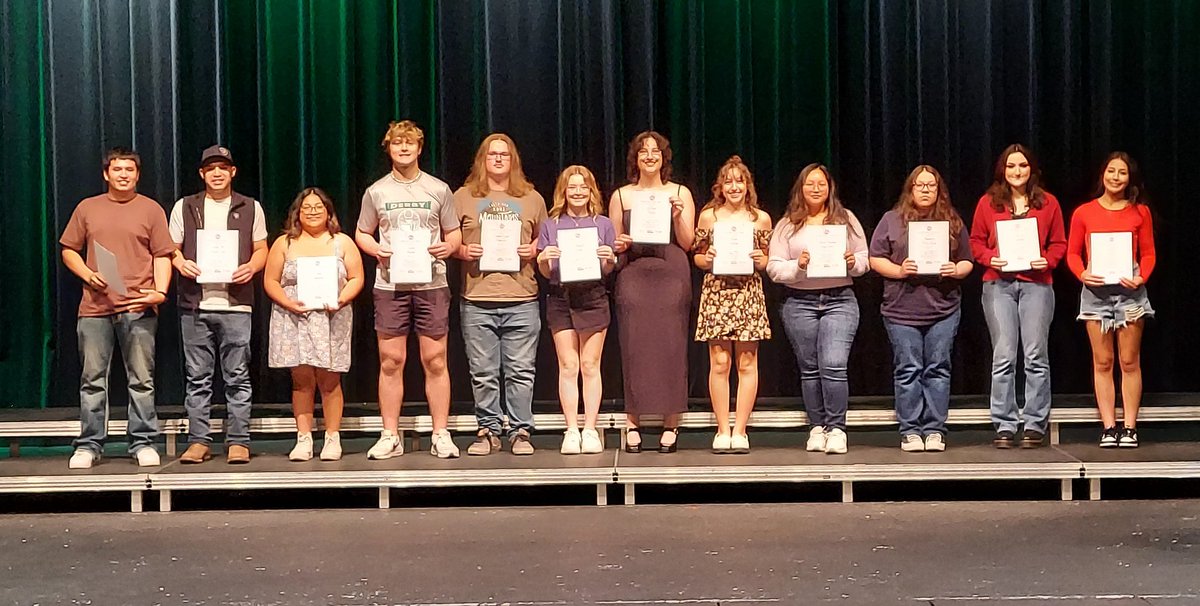 Derby_Languages's tweet photo. Shout out to our Kansas State Seal of Biliteracy recipients from Derby High School! This is a difficult credential to earn! Congrats to these Seniors! https://t.co/ptPPBknEfS