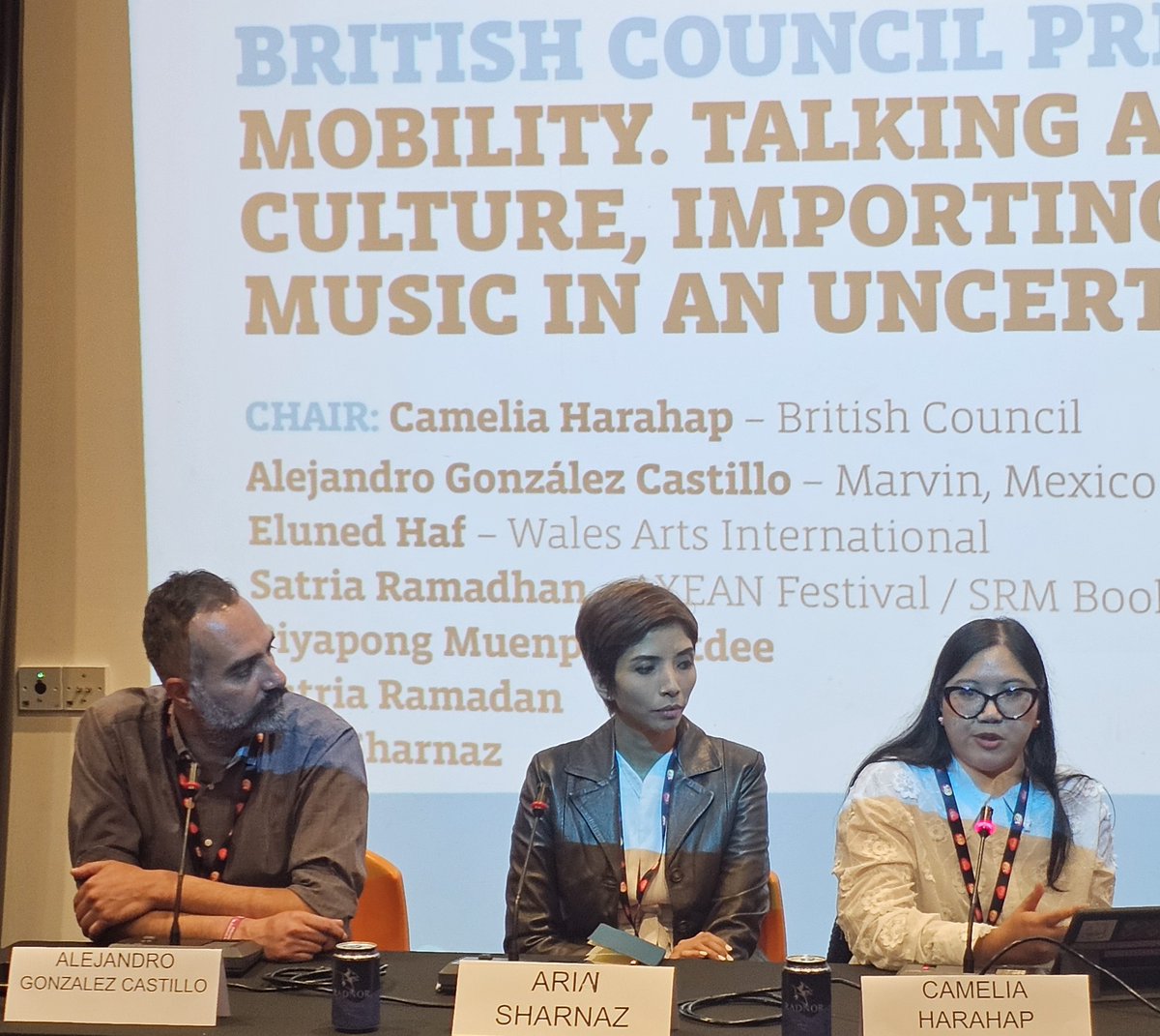 Wonderful to welcome our delegation of industry experts from around the world to @FocusWales last week. Big thanks to our panel from @idBritish, @WAICymruWales , Malaysia, Thailand, Philippines & Mexico for a great discussion about global mobility. @BritishMusic_ @AXEANFestival