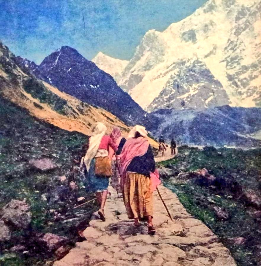 1960s :: Pilgrims Going On Badrinath Yatra