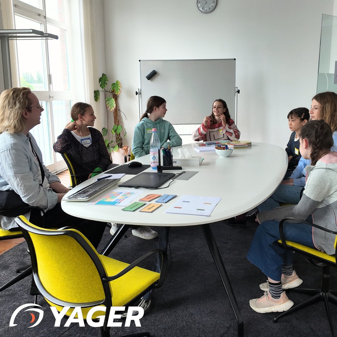 At the end of April we celebrated Girls'Day 'Mädchen-Zukunftstag' at YAGER introducing girls to careers in Programming, Game Art, Game Design and... Gaming! To find out more on our Blog! 
#girlsday #girlsintech #stemjobs #diversity #diversityingaming #teamyager #gamesdev
