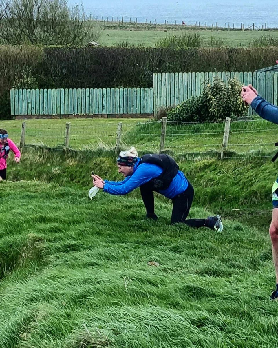 You can take Carolyn away from the gait analysis but you can’t take the gait analysis away from Carolyn. 😅 …. Even in Northern Ireland! 🤣 #funnyfriday #byrunnersforrunners #since1988