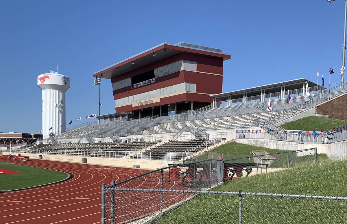 It’s a beautiful day for @GHSMustangsFB 
🔴🔵⚪️🏇🏼🏈⚪️🔵🔴