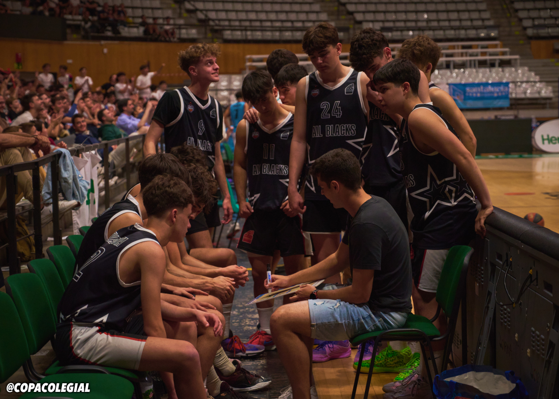 Empieza la acción en Torreón.

Equipos como <a href="/inslallauna/">Institut La Llauna</a>, el actual campeón nacional masculino, entran en liza.

Y recuerda que gracias a <a href="/PlantelTv/">EL PLANTEL TV</a> y <a href="/JGBasket/">Gabriel Alemany</a> puedes seguir los choques en directo 

copacolegial.com/noticias/todo-…

#VuelvelaMagia