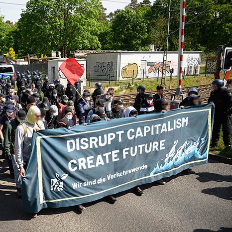 Umbruch Bildarchiv tweet media