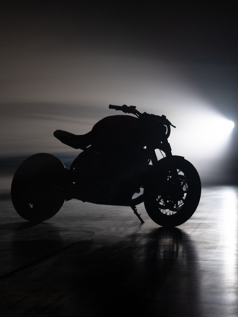 ⚠️ Stay tuned for our next reveal on 24th May, 7 PM CEST, to uncover the perfect synthesis of refined rawness! #BoldInStyle #MakeLifeARide #Soulfuel #BMWMotorrad