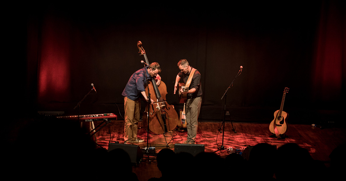 South-west based duo Jacob & Drinkwater have been called “stand out new folk” by BBC6 Music with their live show described as “intense and spellbinding” by Folk Radio UK. They will be playing at Spring Bank Arts on the 15th June! More info found here: artsderbyshire.org.uk/whats-on/event…