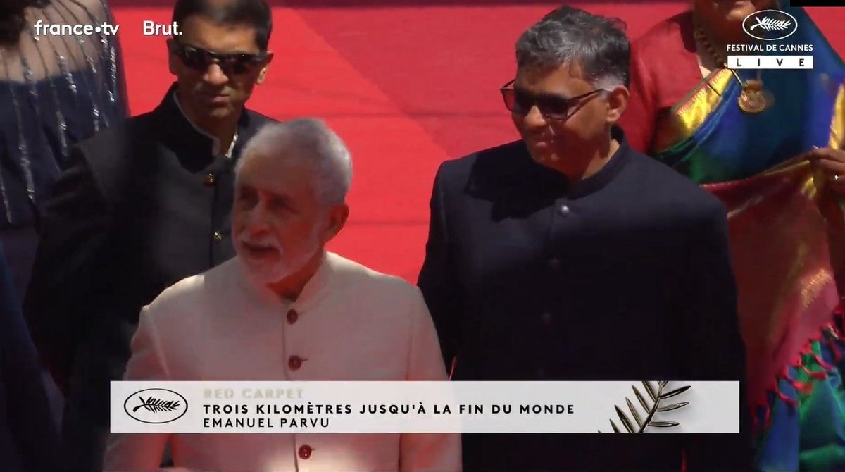 “Manthan” team of Naseeruddin Shah, Ratna Pathak Shah, Prateik Babbar, Ms Nirmala Kurien, @FHF_Official team, & Shri @Jayen_Mehta, MD, Amul, representing 3.6 million farmer producers of the film at @Festival_Cannes #ManthanAtCannes Watch the Manthan film: youtu.be/91qliAxU1pA?si…