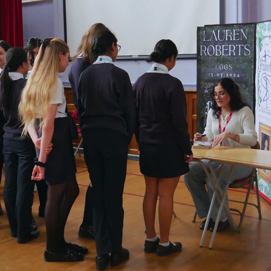 Thank you to the wonderful Lauren Roberts for visiting us on Wednesday! Our Y9 students were able to ask lots of questions in an extended Q&A session, as well as hearing a talk all about her writing process and how the Powerless series came to be. #LGGSDifference