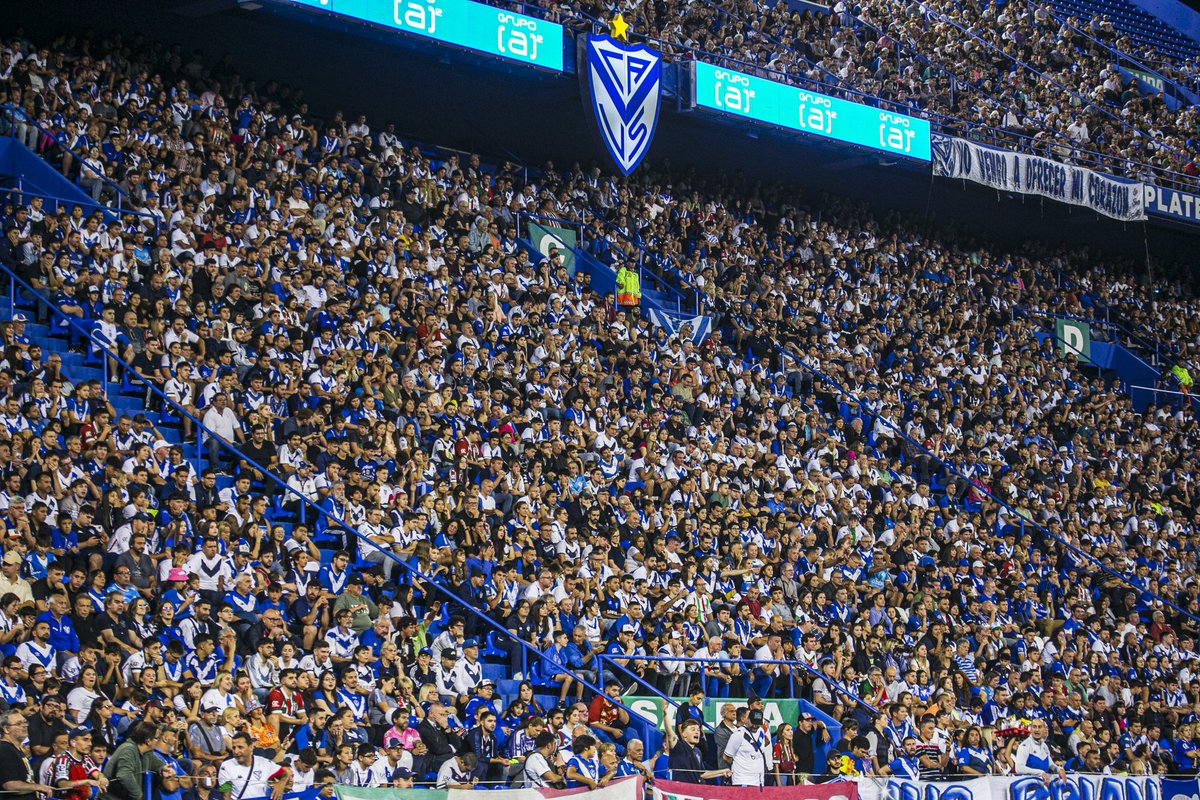 💙 VOLVEMOS A ALENTAR EN CASA ¡Ya arrancó el canje de entradas para la Platea Carlos Bianchi Baja para todos los socios! 👉🏼 Hacelo acá: 👩🏻‍💻 velez.com.ar/socios/notas/2…