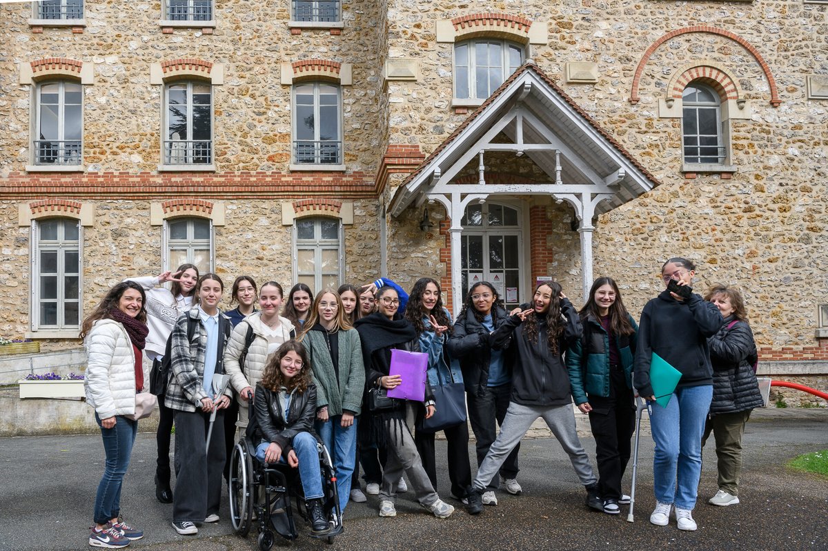 #Jeunesse Les collégiens à Science Po 🎓 Un partenariat pour les sensibiliser aux exigences de l’enseignement supérieur et les encourager dans leurs ambitions universitaires ! 💪 Cette initiative s'inscrit dans le cadre des 1 200 actions éducatives financées par le Département.