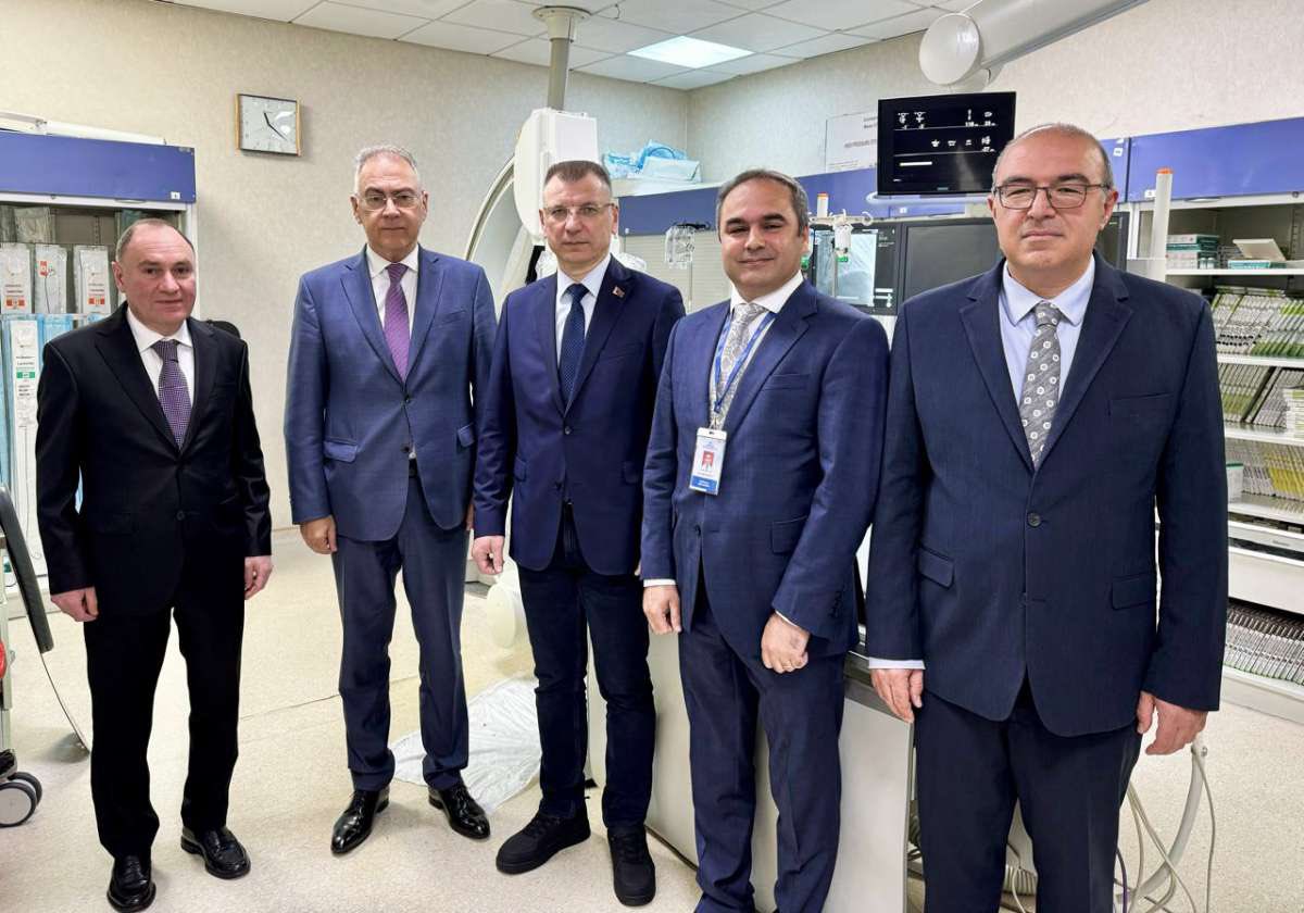 Ölkəmizdə səfərdə olan Belarus Respublikasının Dövlət Gömrük Komitəsinin sədri Vladimir Orlovski Dövlət Gömrük Komitəsinin Tibbi Xidmət İdarəsinin Mərkəzi Gömrük Hospitalının fəaliyyəti ilə tanış olub.

Ətraflı: customs.gov.az/az/faydali/xeb…