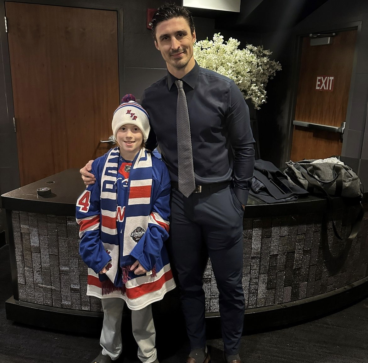 A big thumbs up for #hattricks 🎩 and for our @NYRangers advancing to the Eastern Conference Finals last night! Your Garden of Dreams family is cheering you on, as always! 💙 ❤️ 🏒 #LGR