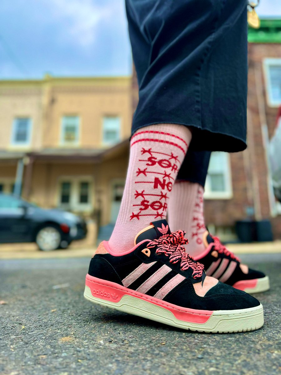 You know me! Got to take at least 59 photos to capture the life of the sneakers and socks 😂😂🤣🤣🤣😭😭 @adidasUS @theantedwards_  Rivalry #adidasOriginals #adidas #snkrs #KOTD #mrsock @stance