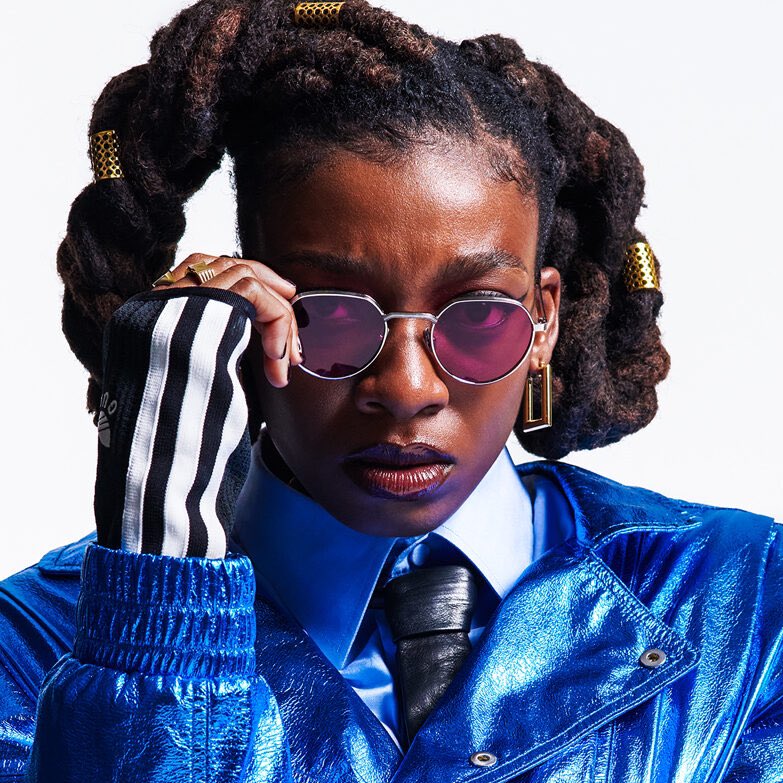 BTSxUKCharts's tweet photo. RM will collaborate with British Rapper Little Simz on a track called ‘Domodachi’ 🇬🇧 https://t.co/8Q5FFmI8Wf