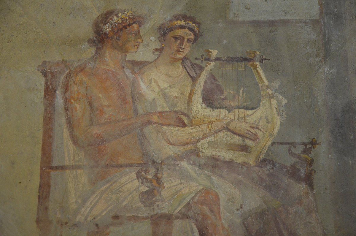 Fresco of a couple playing the lyre (50-79 AD) #FrescoFriday