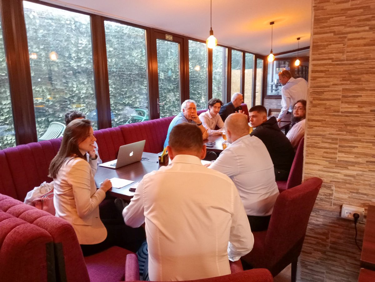 Frédéric Petit 🇺🇦 (@fpetitan) on Twitter photo #Roumanie 🇷🇴 Excellent séminaire citoyen sur l’Europe 🇪🇺 à Bucarest avec <a href="/SBuzmaniuk/">Stefanie Buzmaniuk</a> . Merci pour son exposé très clair et la limpidité de ses propos.
Des citoyens passionnés et curieux des enjeux européens. Un moment très agréable ! #Roumanie 🇷🇴 Excellent séminaire citoyen sur l’Europe 🇪🇺 à Bucarest avec <a href="/SBuzmaniuk/">Stefanie Buzmaniuk</a> . Merci pour son exposé très clair et la limpidité de ses propos.
Des citoyens passionnés et curieux des enjeux européens. Un moment très agréable !