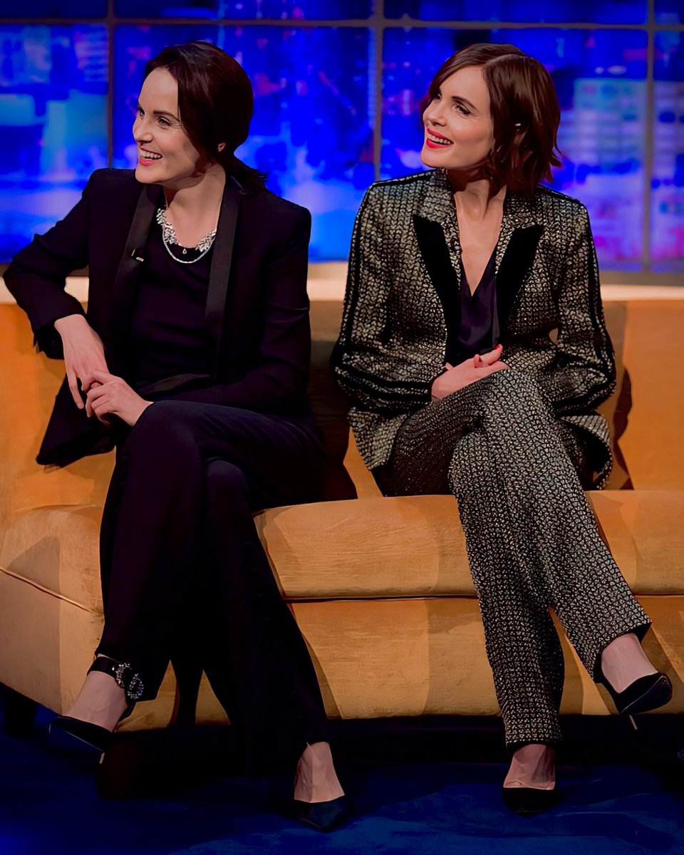 elizabeth mcgovern with michelle dockery on “the jonathan ross show” (september 2019) 📸: brian j ritchie watch a clip here: youtube.com/watch?v=HHMPrZ…