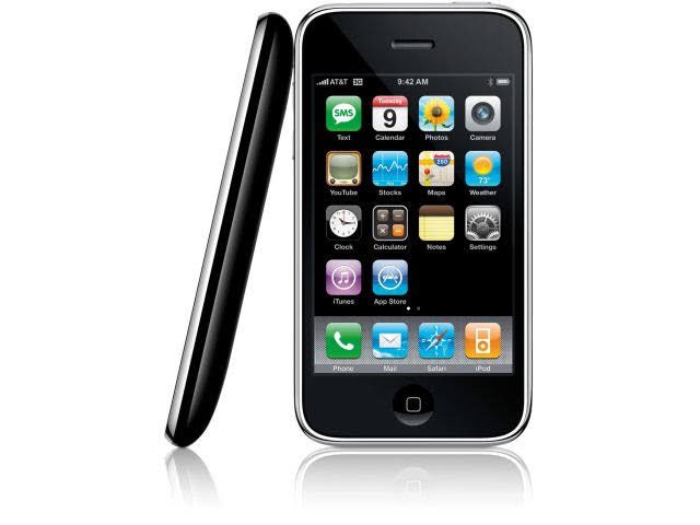 最新モデルであるiPhone 15の価格が12万4800円〜」なのに対して、日本で最初に発売されたiPhone 3Gが当時の価格で「2万3040円〜」ということを知って困惑してる。