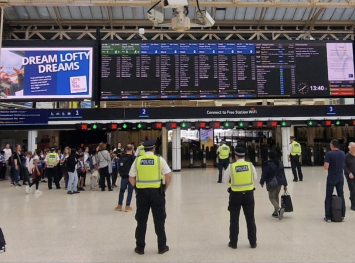 #ProjectServator visited transport hubs in the vicinity of @RideLondon including #CharingCross. Our specially trained officers are keeping a keen eye out for any suspicious behavior. If you see something that doesn't feel right, contact police or use Gov.UK/ACT