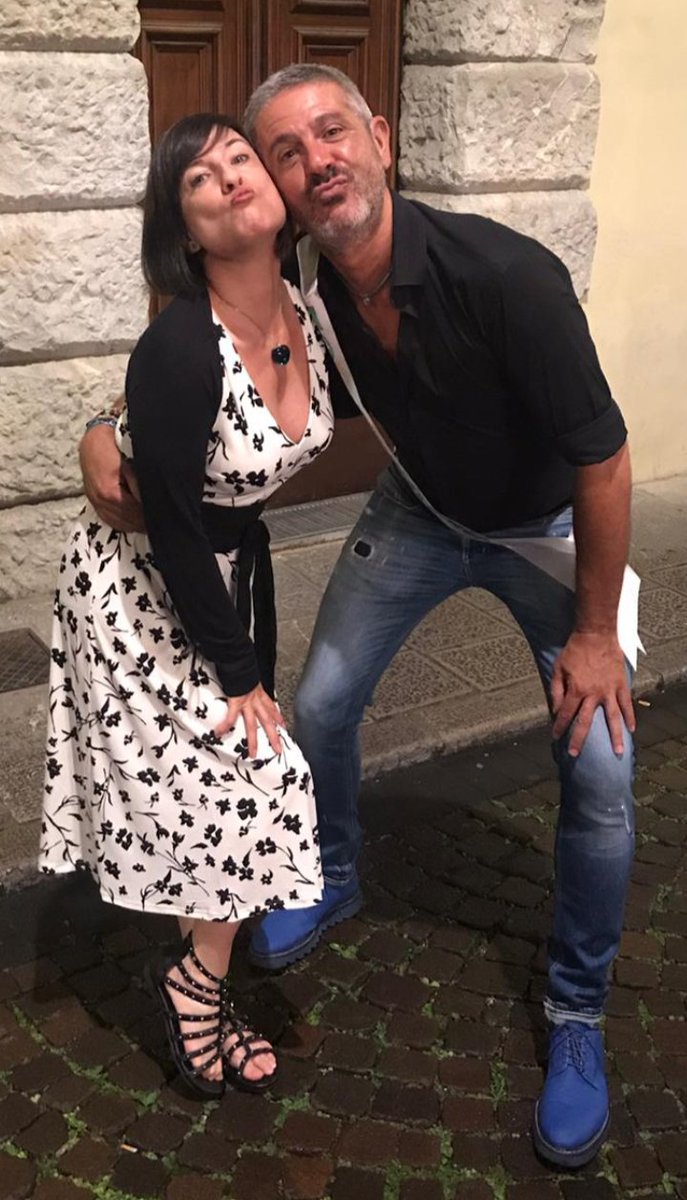 Amigdalaintesta's tweet photo. Era una sera d'agosto dell' #estate2020 e si festeggiava un compleanno in compagnia sotto le stelle di cittร . https://t.co/uTY7aTp1ee