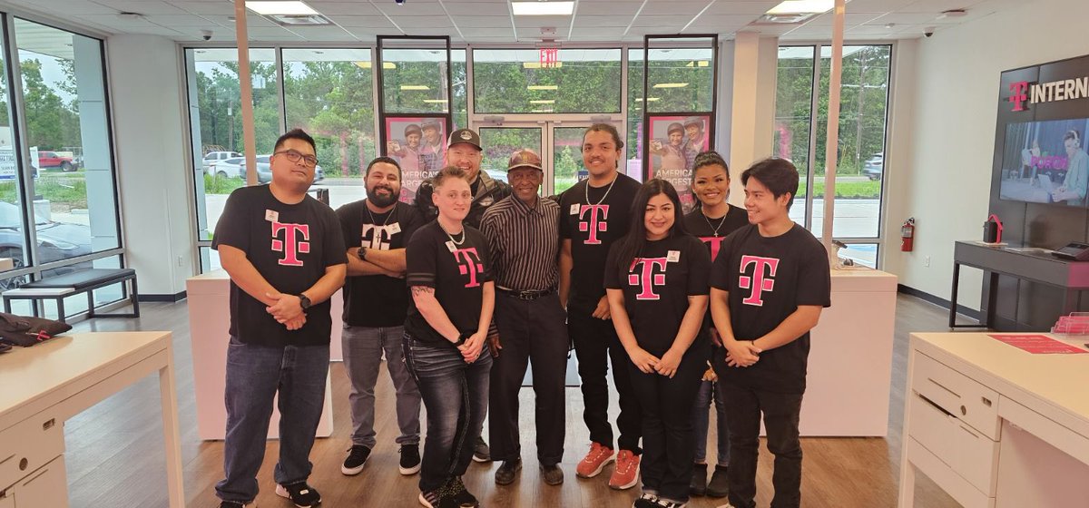 Our First Customer at our Brand New Company Owned Retail store in <a href="/lumbertontx/">lumbertontx</a> Happens to be the former mayor of @kountzetx!!!

Come in and see us!!! <a href="/TMobile/">T-Mobile</a> <a href="/yes_i_cantu/">Matt Cantu</a> <a href="/BrianEjiasi/">Brian Ejiasi</a> <a href="/LumbertonChambr/">Lumberton Chamber</a>