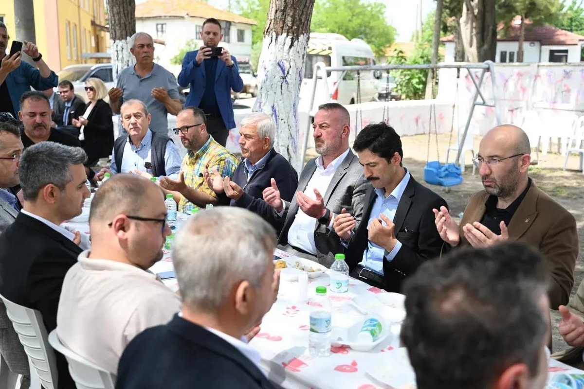 Bakırköy Mahallesi Muhtarlığın düzenlediği Bereket Duası Hayrına İlçe Başkanımız Gültekin Saygısever, İlçe Yöneticilerimiz ve Belediye Meclis üyelerimizle birlikte Katılım Sağladık. Rabbimiz Kabul etsin…..