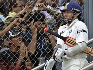 kapragha's tweet photo. @NetflixIndia Sachin at Wankhede ! https://t.co/ZceFxDvIlm