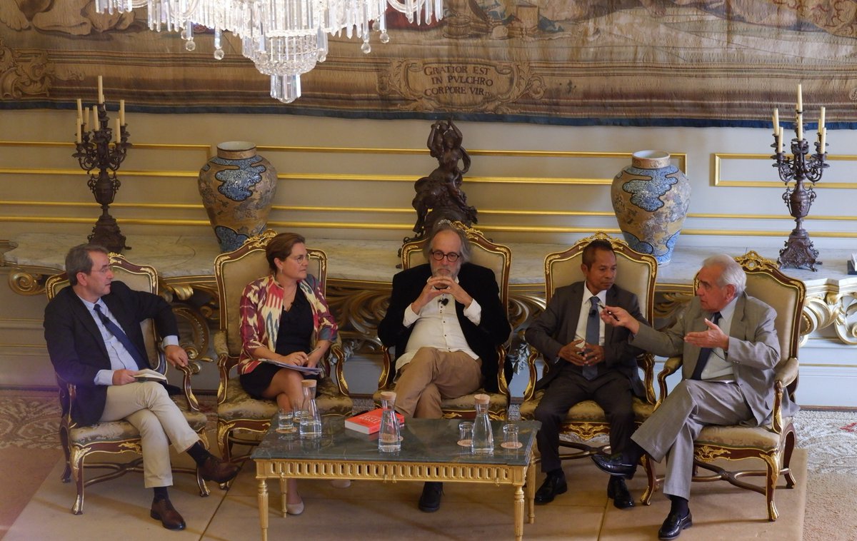 📽️ Encontra-se disponível a gravação da conferência de 8 de maio: “Celebrando a Diplomacia: 25 anos dos acordos de 5 de maio”.
Assista no YouTube do Instituto Diplomático. 
youtube.com/watch?v=U0BViX…