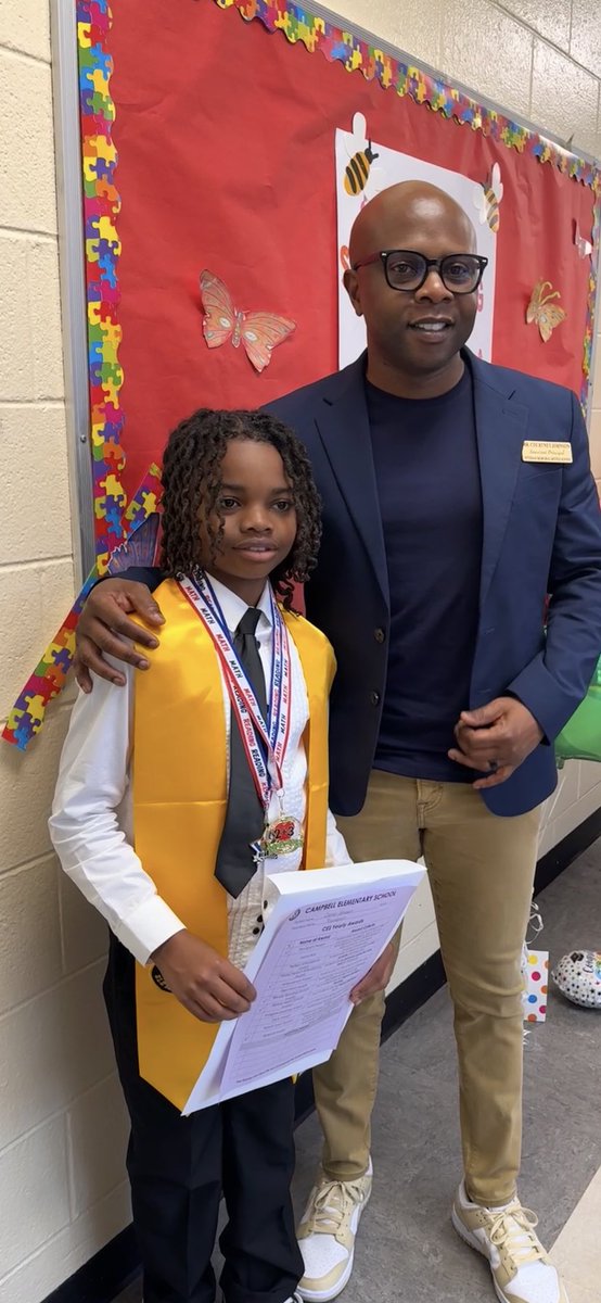 🎉🥳Honoring student milestones is a privilege, and today it's my son Carter's turn! Congratulations on your middle school promotion. Dad is cheering for you all the way, big guy. I love you!
#ProudDad #MiddleSchoolBound