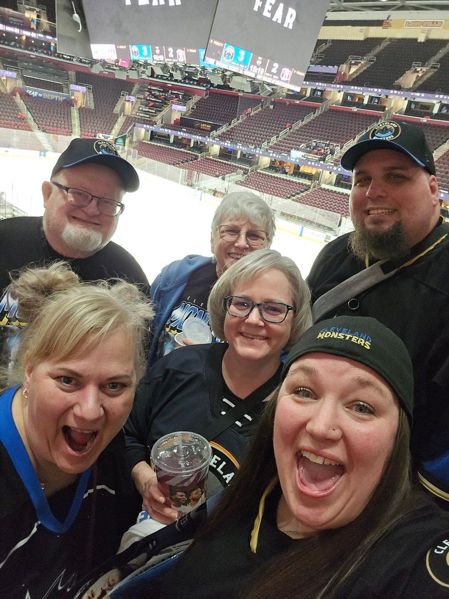 happy #FearTheDepths Friday! 

we want to see your photos from our playoff run so far! enter now and have the chance to win a pair of tickets in The Deep End ➡ bit.ly/FearTheDepthsF…