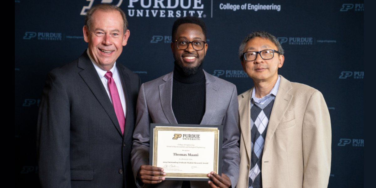 The school year may be over, but we didn't forget about these outstanding EEE Grad Students! Thomas Maani - Outstanding Graduate Research Award Paula Coelho - Outstanding Service Award Kendrick Hardaway - Magoon Excellence in Teaching Award bit.ly/GraduateAwards…