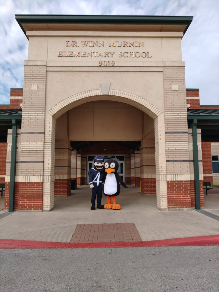 Our students were awarded with a visit from JiJi 🐧today for solving @TxSchoolSafety Puzzles this school year! Way to go Mariners! #SolutionFinders #RootEdMurnin 💕