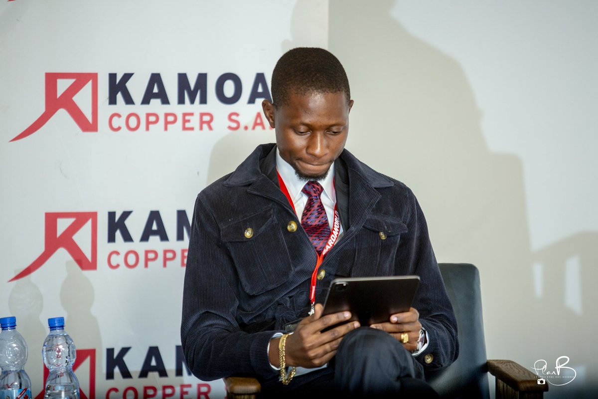 Michael Tshibwid tweet media